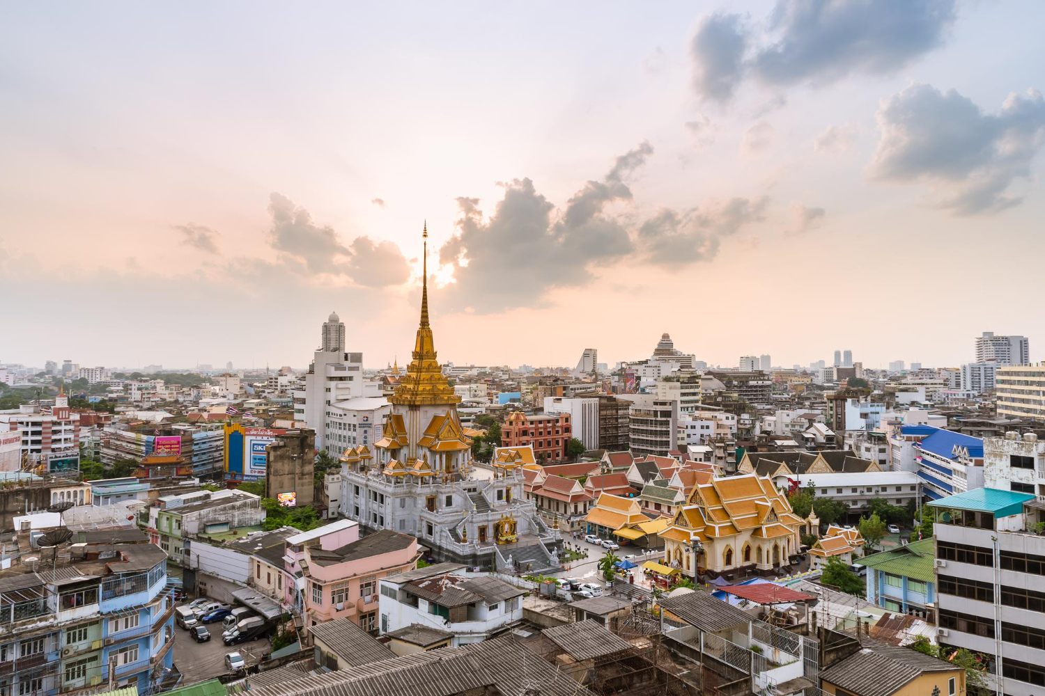 bangkok-thailand-may-21-2017-wat-trimitre-largest-golden-buddha-sculpture-world-is-this-temple